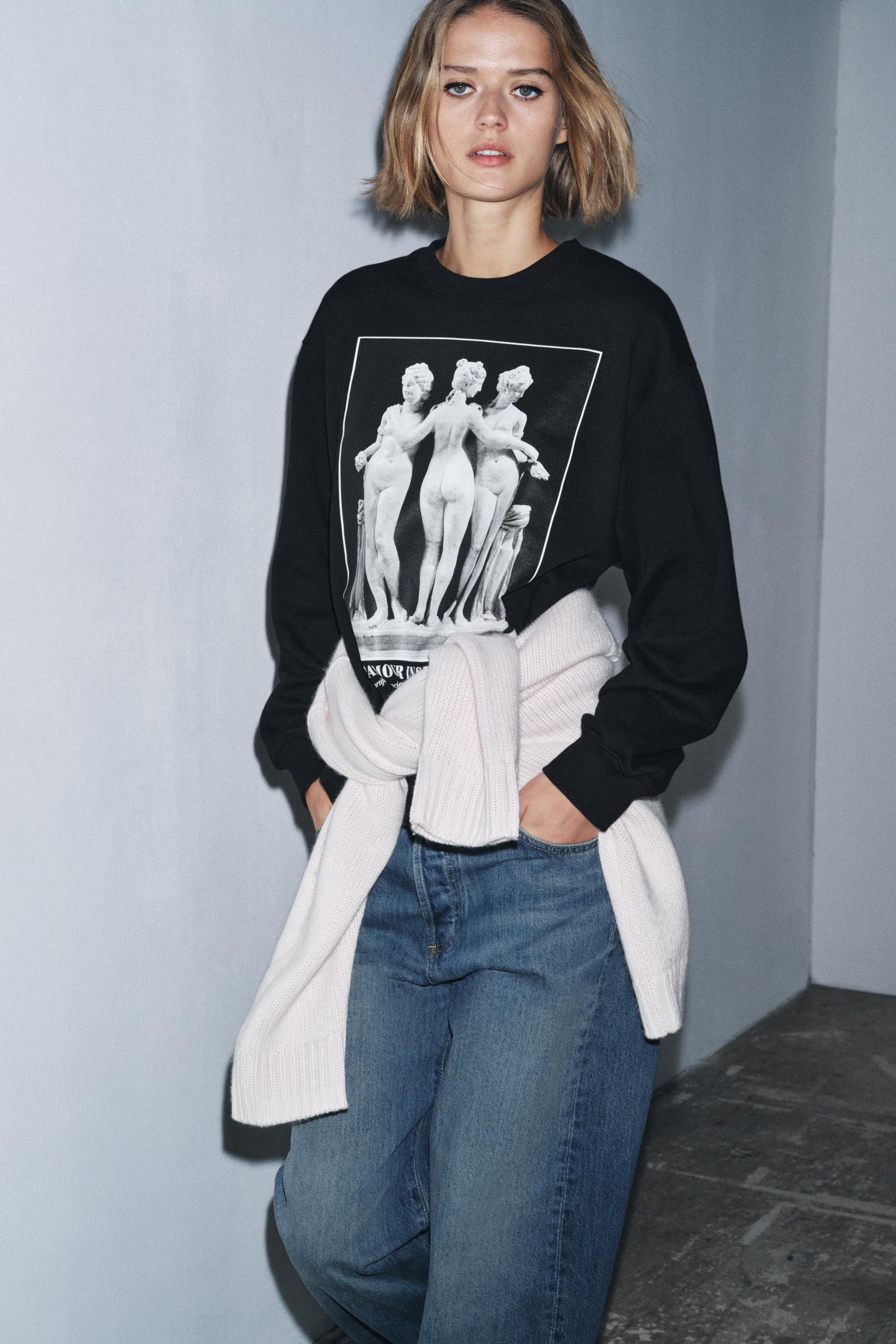 SCULPTURE SWEATSHIRT